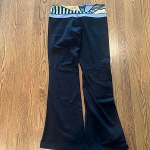 Black Lululemon flared leggins
